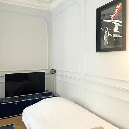 Apartment 16 - Trocadero
