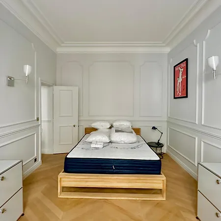 Apartment 16 - Trocadero